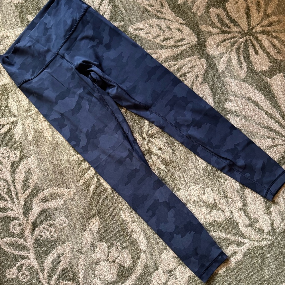 Lululemon Camo High-Rise Leggings - Picture 6 of 11
